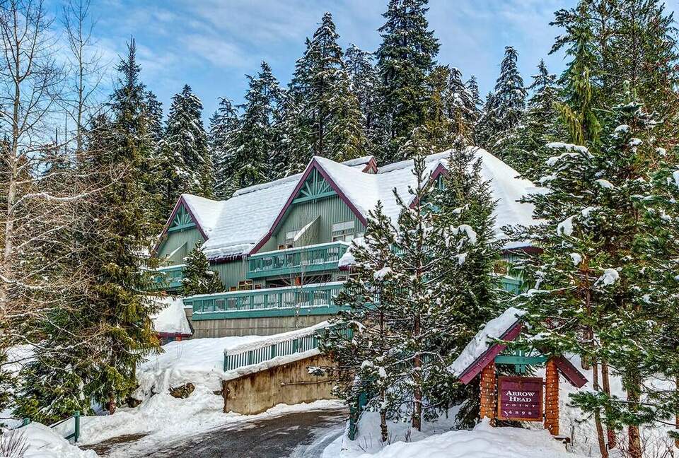 Ski-In/Ski-Out Alpine Retreat in Whistler - Whistler, Canada