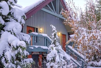 Ski-In/Ski-Out Alpine Retreat in Whistler - Whistler, Canada