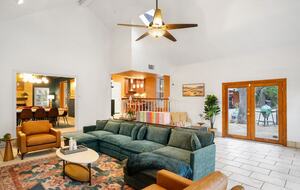 Castle Hills Escape | Spacious, Stylish & Made for Entertaining - San Antonio, Texas