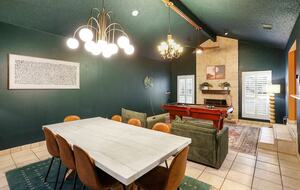 Castle Hills Escape | Spacious, Stylish & Made for Entertaining - San Antonio, Texas