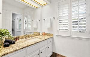 Castle Hills Escape | Spacious, Stylish & Made for Entertaining - San Antonio, Texas