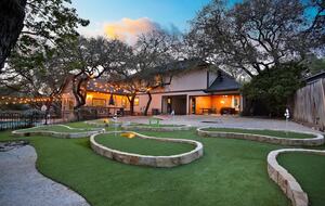 Castle Hills Escape | Spacious, Stylish & Made for Entertaining - San Antonio, Texas