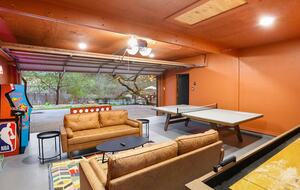 Castle Hills Escape | Spacious, Stylish & Made for Entertaining - San Antonio, Texas