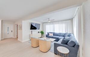 Seaside Comfort Steps from Fort Myers Beach - Fort Myers Beach, Florida