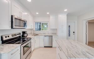 Seaside Comfort Steps from Fort Myers Beach - Fort Myers Beach, Florida