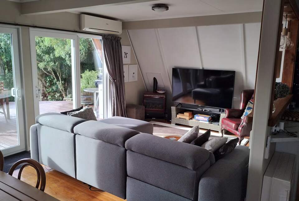 Private Harbourside Haven with Stunning Views - Dunedin, New Zealand