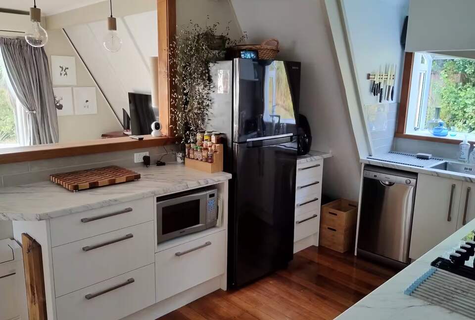 Private Harbourside Haven with Stunning Views - Dunedin, New Zealand