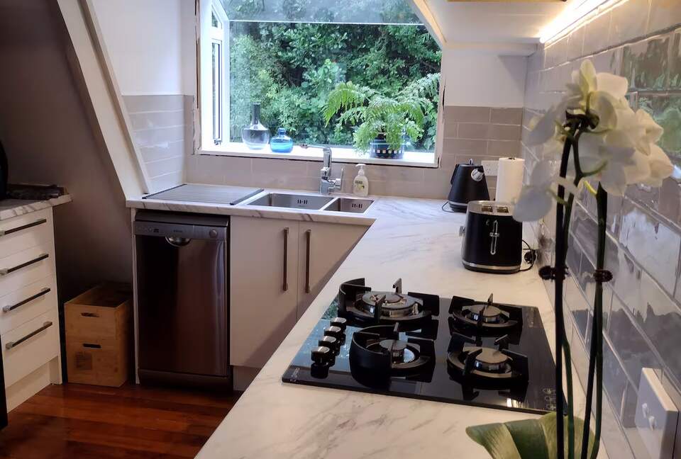 Private Harbourside Haven with Stunning Views - Dunedin, New Zealand