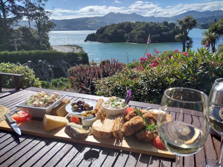 Private Harbourside Haven with Stunning Views - Dunedin, New Zealand