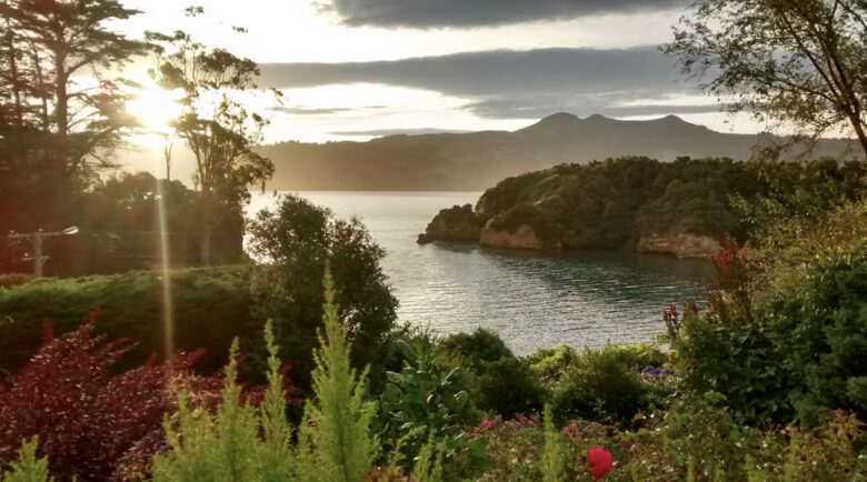 Private Harbourside Haven with Stunning Views - Dunedin, New Zealand