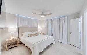 Seaside Comfort Steps from Fort Myers Beach - Fort Myers Beach, Florida