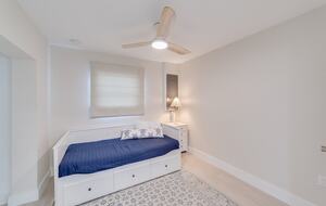 Seaside Comfort Steps from Fort Myers Beach - Fort Myers Beach, Florida