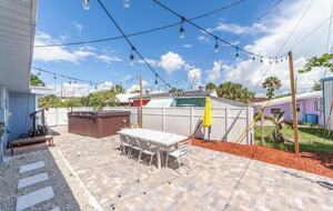 Seaside Comfort Steps from Fort Myers Beach - Fort Myers Beach, Florida