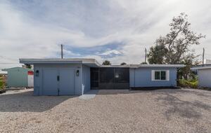 Seaside Comfort Steps from Fort Myers Beach - Fort Myers Beach, Florida