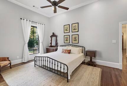 A Timeless Southern Retreat with Mountain Views - Stone Mountain, Georgia