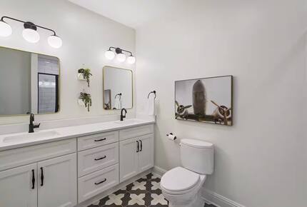 A Timeless Southern Retreat with Mountain Views - Stone Mountain, Georgia