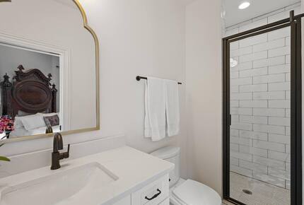 A Timeless Southern Retreat with Mountain Views - Stone Mountain, Georgia