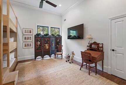 A Timeless Southern Retreat with Mountain Views - Stone Mountain, Georgia