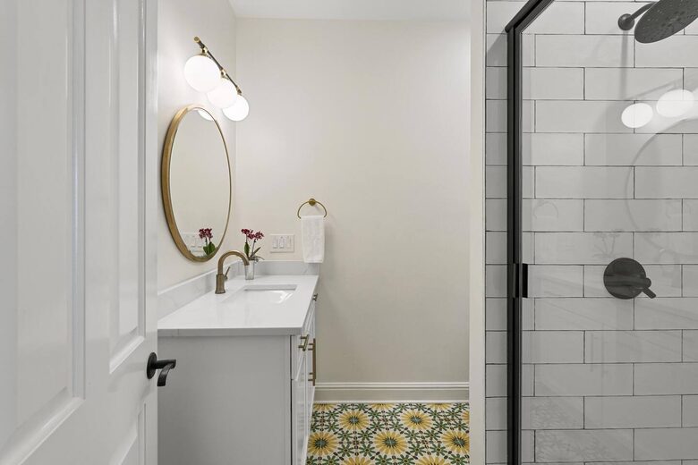 A Timeless Southern Retreat with Mountain Views - Stone Mountain, Georgia