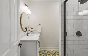 A Timeless Southern Retreat with Mountain Views - Stone Mountain, Georgia