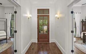 A Timeless Southern Retreat with Mountain Views - Stone Mountain, Georgia