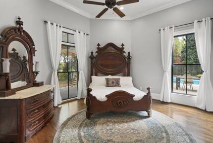 A Timeless Southern Retreat with Mountain Views - Stone Mountain, Georgia