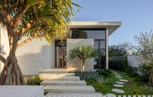 A Harmonious Blend of Sophistication and Sustainability in Noosaville - Noosaville, Australia
