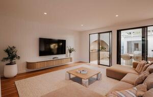 A Harmonious Blend of Sophistication and Sustainability in Noosaville - Noosaville, Australia