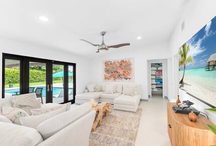 Modern Florida Retreat by the Lake - Delray Beach, Florida