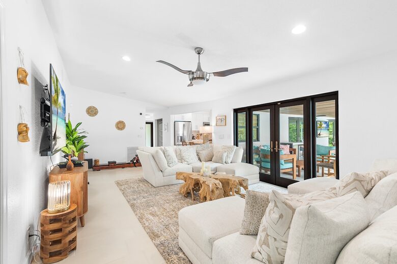 Modern Florida Retreat by the Lake - Delray Beach, Florida