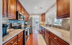 Relaxed Living with Sweeping Lake Views - Moneta, Virginia