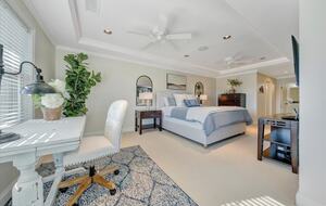 Relaxed Living with Sweeping Lake Views - Moneta, Virginia