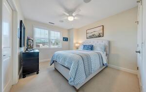 Relaxed Living with Sweeping Lake Views - Moneta, Virginia