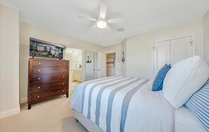 Relaxed Living with Sweeping Lake Views - Moneta, Virginia