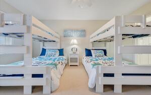 Relaxed Living with Sweeping Lake Views - Moneta, Virginia