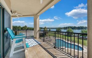 Relaxed Living with Sweeping Lake Views - Moneta, Virginia