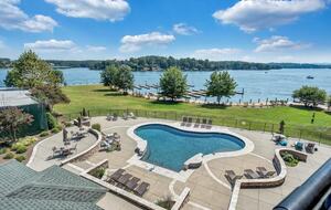Relaxed Living with Sweeping Lake Views - Moneta, Virginia