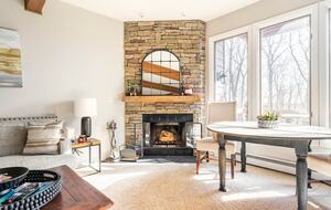 Elegant Ski-In/Ski-Out Townhome with Lake Access - McHenry, Maryland