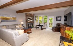 Elegant Ski-In/Ski-Out Townhome with Lake Access - McHenry, Maryland