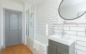 Stylish Two-Bedroom Apartment in Historic Bath - Bath, United Kingdom