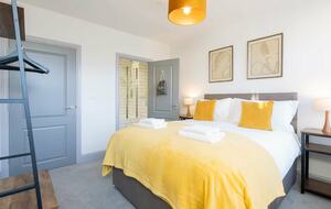 Stylish Two-Bedroom Apartment in Historic Bath - Bath, United Kingdom