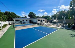 Charming Delray Beach Retreat with Pool and Pickleball Court - Delray Beach, Florida
