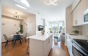 Urban Oasis Overlooking Lake Ontario - Toronto ON, Canada