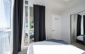 Urban Oasis Overlooking Lake Ontario - Toronto ON, Canada