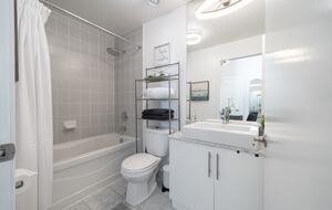 Urban Oasis Overlooking Lake Ontario - Toronto ON, Canada