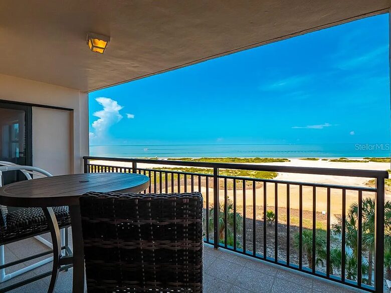 Beachfront Bliss in a Bright and Breezy Retreat - Clearwater, Florida
