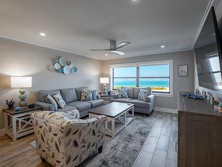 Beachfront Bliss in a Bright and Breezy Retreat - Clearwater, Florida