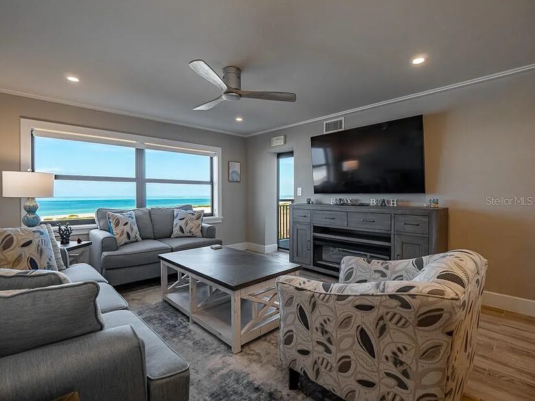 Beachfront Bliss in a Bright and Breezy Retreat - Clearwater, Florida