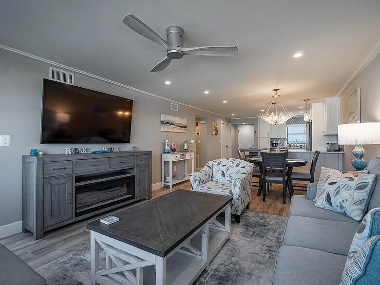 Beachfront Bliss in a Bright and Breezy Retreat - Clearwater, Florida