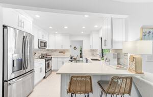 Modern Florida Retreat by the Lake - Delray Beach, Florida